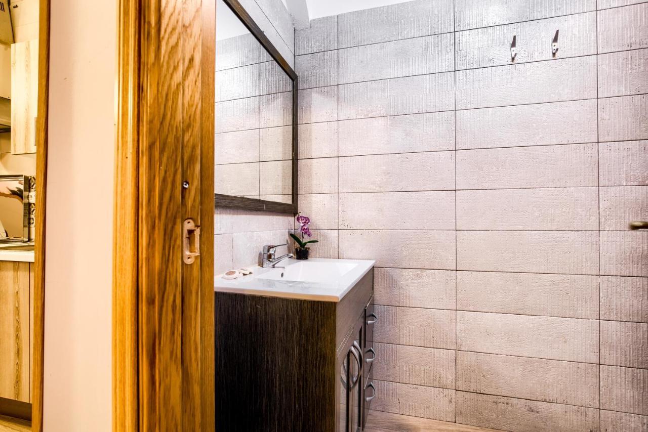 Charming Tirso De Molina I Apartment Madrid Bagian luar foto