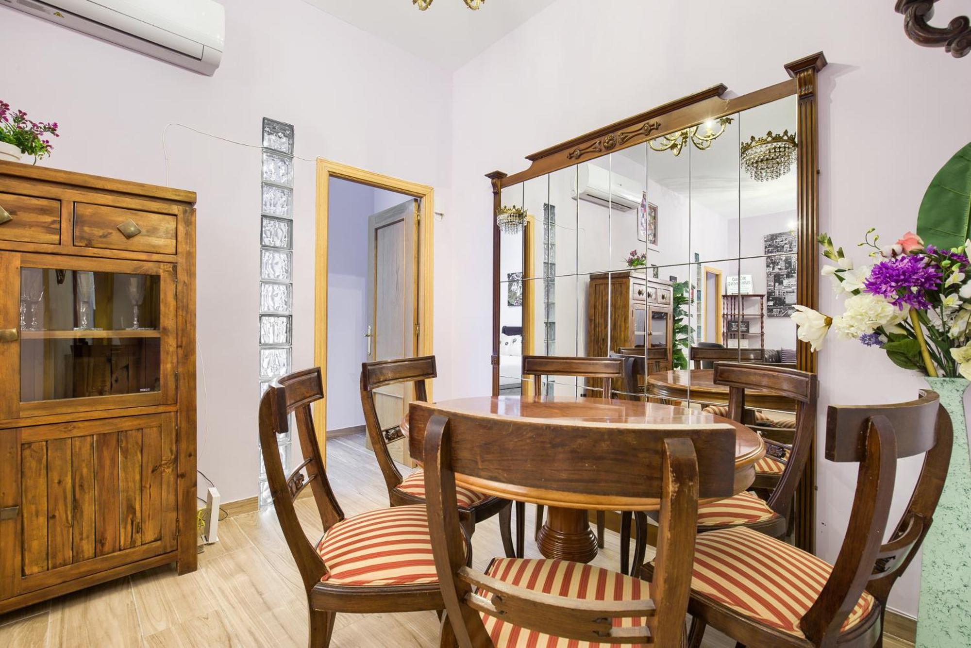Charming Tirso De Molina I Apartment Madrid Bagian luar foto